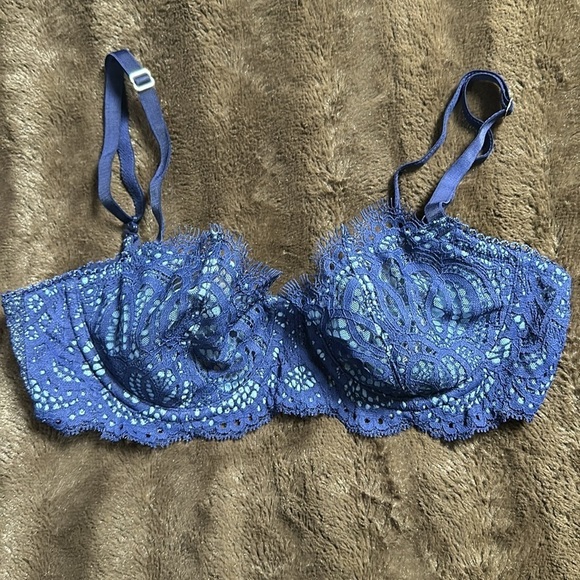 VICTORIAS SECRET Push-up without Padding Blue Lace Sz 32C - Picture 1 of 6